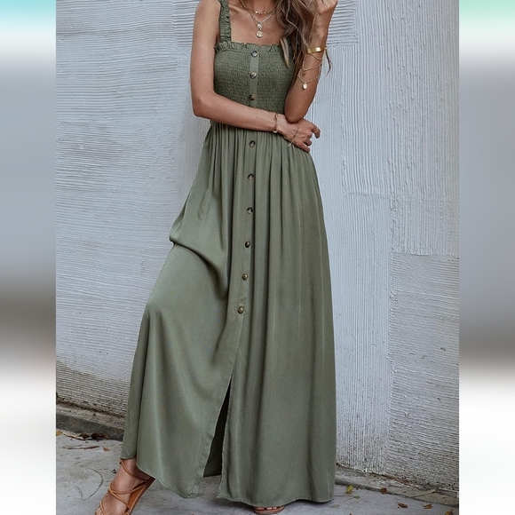 NWOT! Green Ruffle Detail Dress - Picture 4 of 9